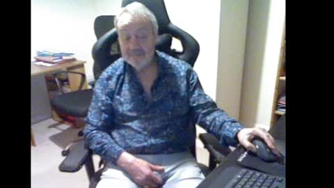 erasmus_d online show from 12/07/24, 06:15