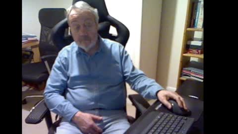 erasmus_d online show from 12/13/24, 06:59