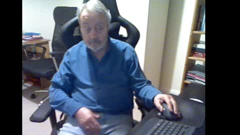 erasmus_d online show from 12/24/24, 05:44