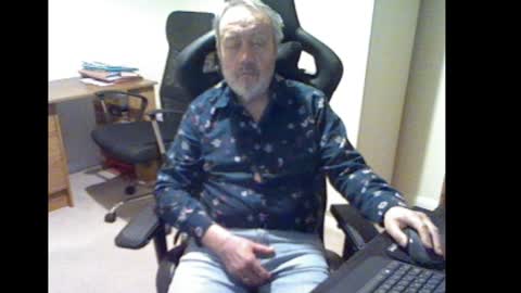 erasmus_d online show from 01/06/25, 05:59