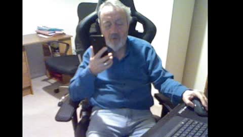 erasmus_d online show from 01/14/25, 07:00