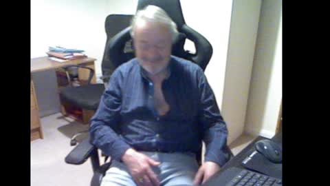 erasmus_d online show from 01/19/25, 05:39
