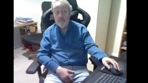 erasmus_d online show from 01/25/25, 06:02