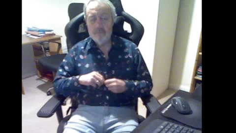 erasmus_d online show from 01/26/25, 05:55