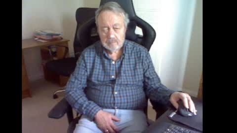 erasmus_d online show from 01/27/25, 12:48