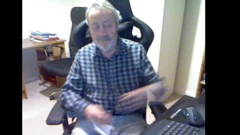 erasmus_d online show from 01/29/25, 07:32