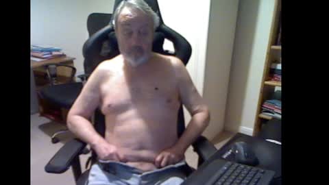 erasmus_d online show from 02/06/25, 06:24