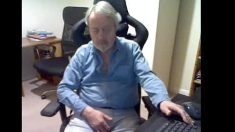 erasmus_d online show from 02/14/25, 06:19