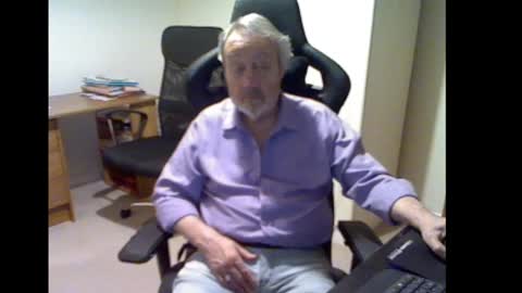 erasmus_d online show from 02/18/25, 06:58