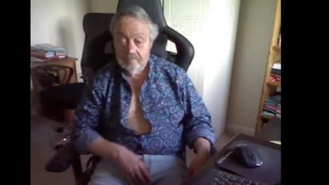 erasmus_d online show from 02/24/25, 05:31