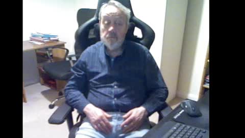 erasmus_d online show from 03/02/25, 06:40