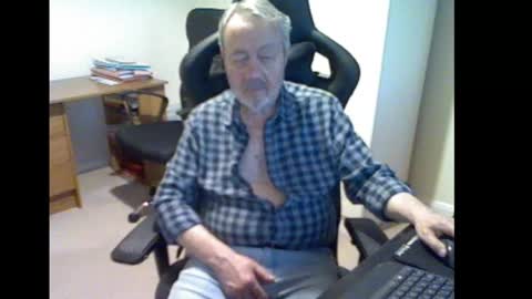 erasmus_d online show from 03/03/25, 06:01