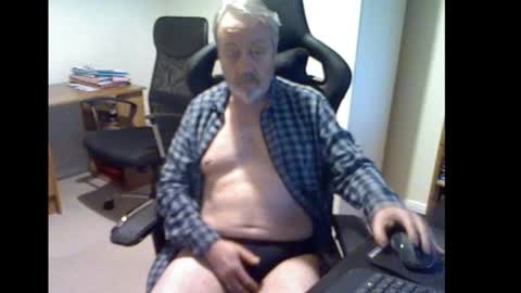 erasmus_d online show from 03/12/25, 06:11