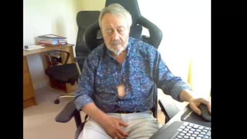 erasmus_d online show from 09/13/25, 05:13