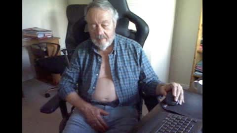erasmus_d online show from 09/30/25, 05:40