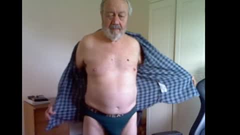 erasmus_d online show from 04/22/26, 04:52