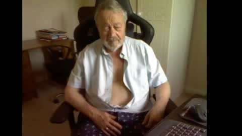 erasmus_d online show from 05/26/26, 10:55