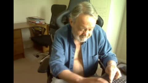 erasmus_d online show from 06/01/26, 05:03