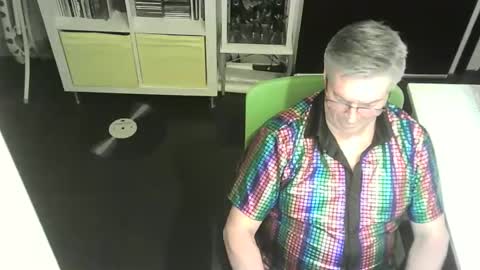 Snapshot of erbee62 chatting on 02/06/25, 10:32 ErBee62 online show from 02/06/25, 10:32