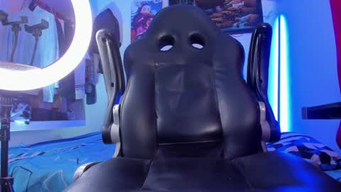 Snapshot of eren_blade_ chatting on 01/09/25, 05:02 Tht BOSS Eren online show from 01/09/25, 05:02