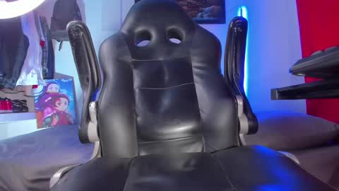 Snapshot of eren_blade_ chatting on 03/12/25, 02:30 Tht BOSS Eren online show from 03/12/25, 02:30