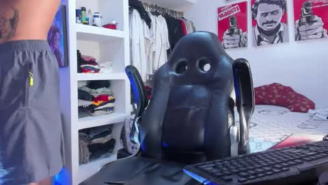 Snapshot of eren_blade_ chatting on 09/18/25, 03:19 Tht BOSS Eren online show from 09/18/25, 03:19