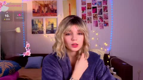 Snapshot of erica_winterr chatting on 01/14/25, 07:06 Erica Winterr online show from 01/14/25, 07:06