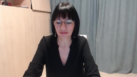 ericablack8 online show from 12/09/24, 03:22