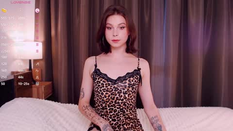 Snapshot of ericaglam chatting on 12/15/24, 08:41 Erica online show from 12/15/24, 08:41