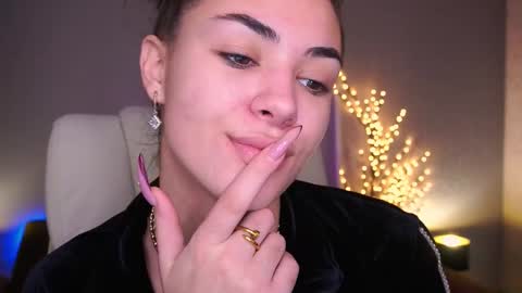 Snapshot of ericasin chatting on 10/25/25, 06:10 Erica online show from 10/25/25, 06:10