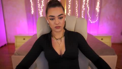 Erica online show from 02/06/26, 02:20