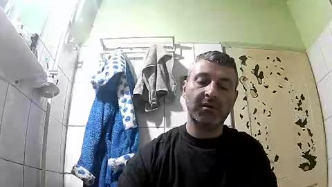 Snapshot of ericboy32 chatting on 01/24/25, 01:45 eric online show from 01/24/25, 01:45