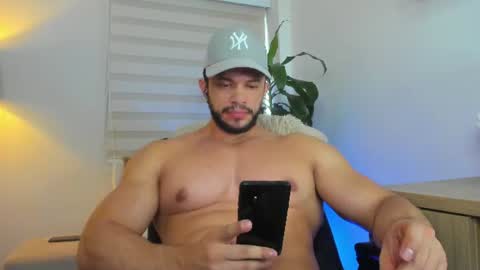 Snapshot of erick_thompson chatting on 06/17/26, 09:05 Erick Thompson online show from 06/17/26, 09:05