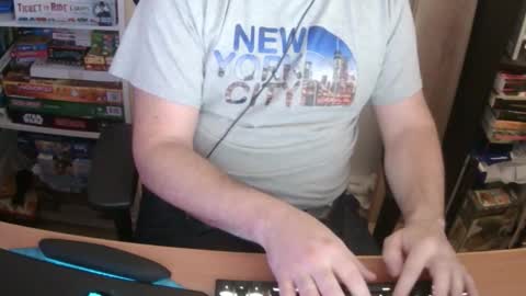 Snapshot of erik_dapper chatting on 12/05/25, 06:04 Erik Dapper online show from 12/05/25, 06:04