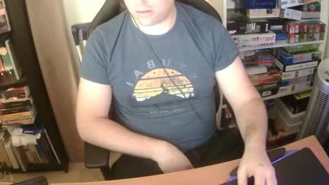 Snapshot of erik_dapper chatting on 12/19/25, 07:10 Erik Dapper online show from 12/19/25, 07:10