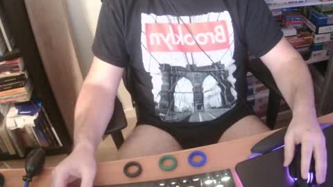 Snapshot of erik_dapper chatting on 01/14/26, 05:29 Erik Dapper online show from 01/14/26, 05:29