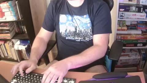 Snapshot of erik_dapper chatting on 03/13/26, 05:19 Erik Dapper online show from 03/13/26, 05:19