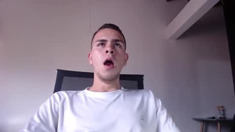 Snapshot of erik_rodriguez chatting on 03/02/25, 09:43 Erik rodriguez online show from 03/02/25, 09:43