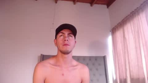 Snapshot of erik_rodriguez chatting on 04/19/26, 11:20 Erik rodriguez online show from 04/19/26, 11:20