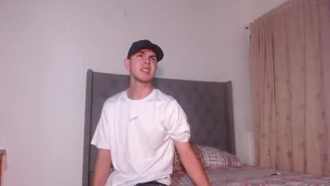 Snapshot of erik_rodriguez chatting on 05/30/26, 08:22 Erik rodriguez online show from 05/30/26, 08:22