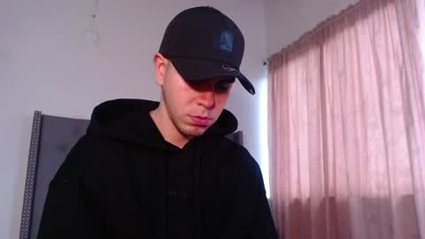 Snapshot of erik_rodriguez chatting on 06/09/26, 12:39 Erik rodriguez online show from 06/09/26, 12:39