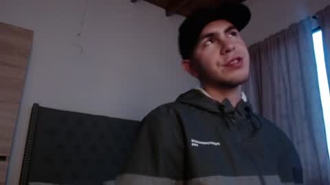Snapshot of erik_rodriguez chatting on 06/19/26, 10:52 Erik rodriguez online show from 06/19/26, 10:52