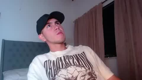 Snapshot of erik_rodriguez chatting on 06/27/26, 12:59 Erik rodriguez online show from 06/27/26, 12:59