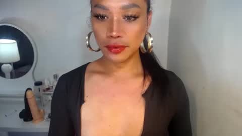 Snapshot of erika_madrigal chatting on 09/24/25, 09:40 erika_madrigal online show from 09/24/25, 09:40