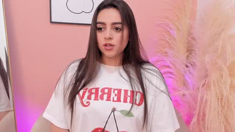 Erika Mendez online show from 01/28/25, 08:04