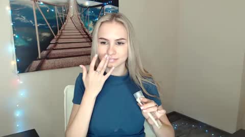 Erika online show from 01/09/25, 03:44