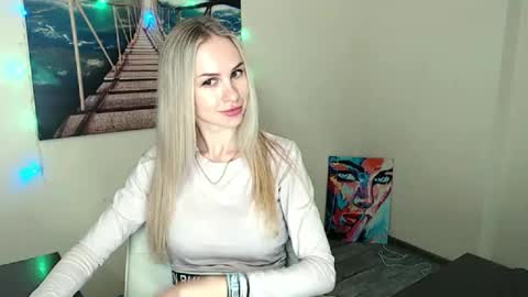 Erika online show from 09/18/25, 11:45