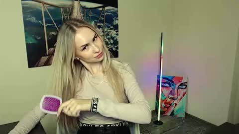 Erika online show from 11/10/25, 01:10