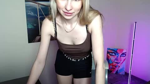 Snapshot of erikagavin chatting on 05/22/26, 01:17 Erika online show from 05/22/26, 01:17
