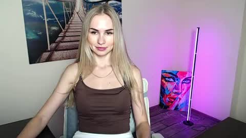 Snapshot of erikagavin chatting on 06/25/26, 11:48 Erika online show from 06/25/26, 11:48